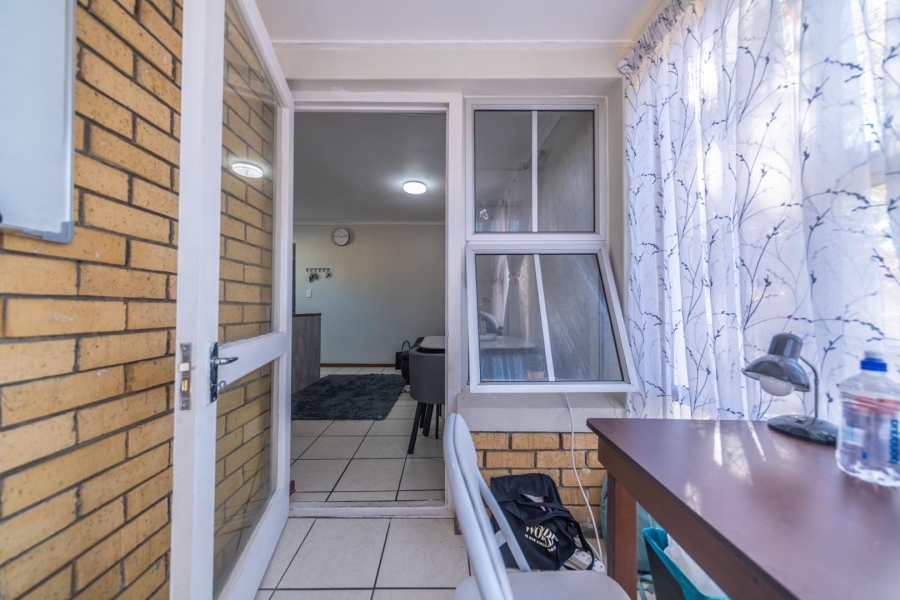 To Let 2 Bedroom Property for Rent in La Colline Western Cape